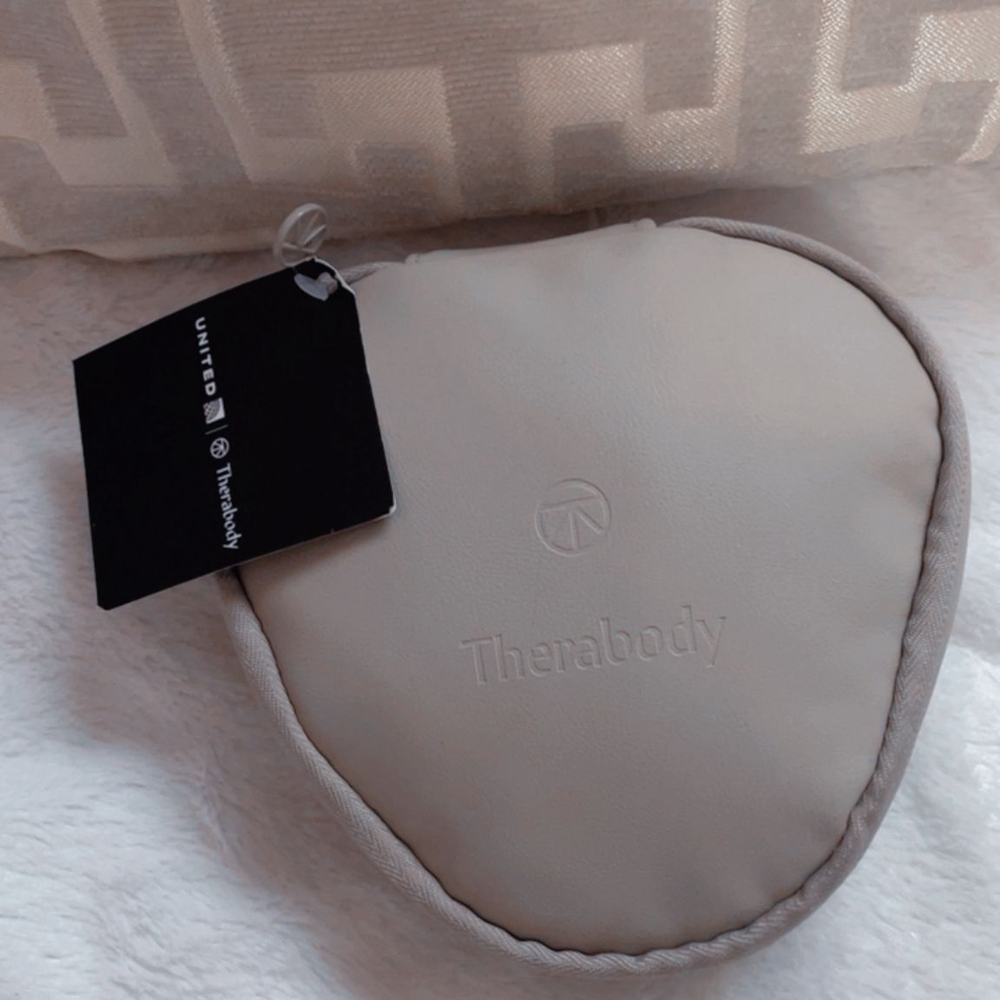 Therabody Cream Zippered Soft Case